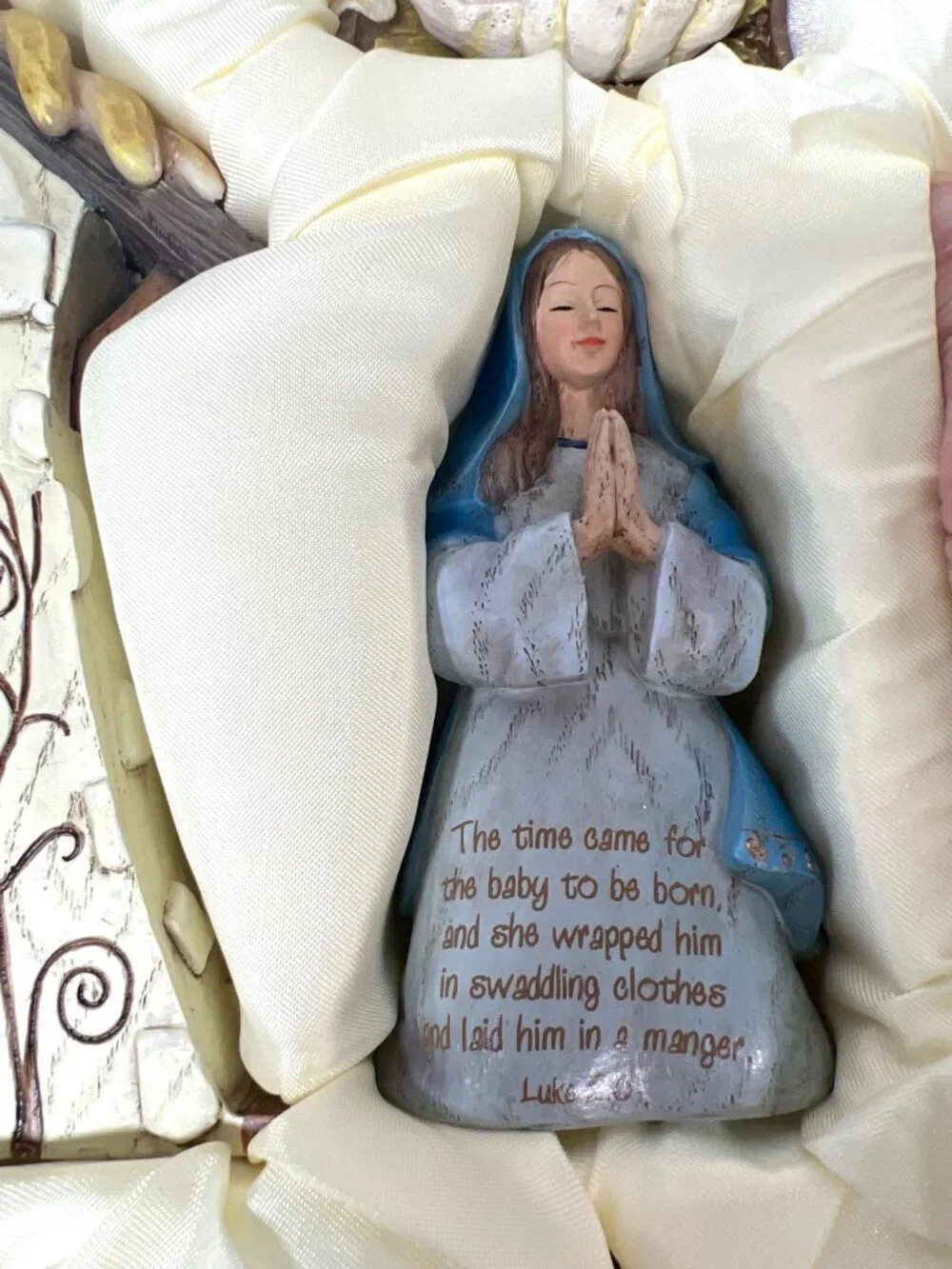 Holiday Time Nativity Inspirational Set With Figures & Bible Verses - 7 Pieces